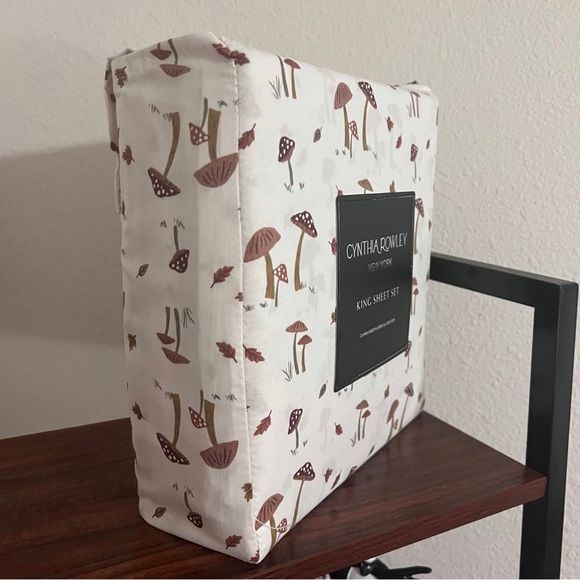 CYNTHIA ROWLEY NEW YORK KING SHEET SET-fall mushroom pattern - Picture 2 of 2